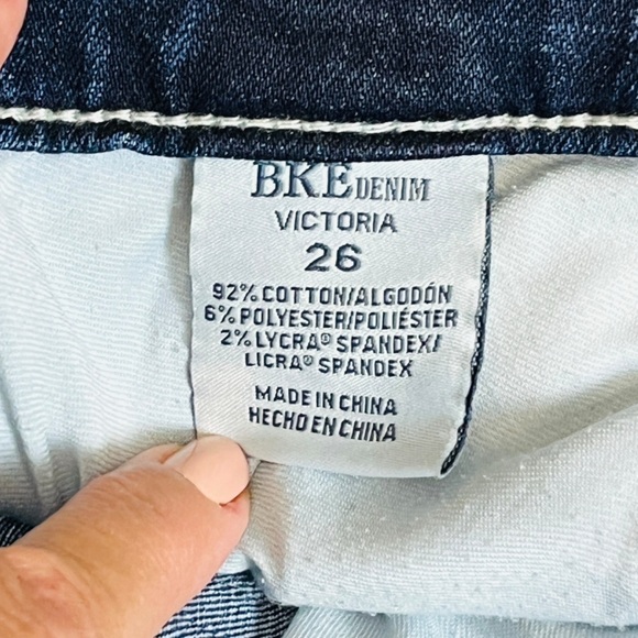 BKE Buckle Victoria Universal Fit Mid Rise Crop Jeans. Blue Size 26 #1059 - Picture 4 of 6